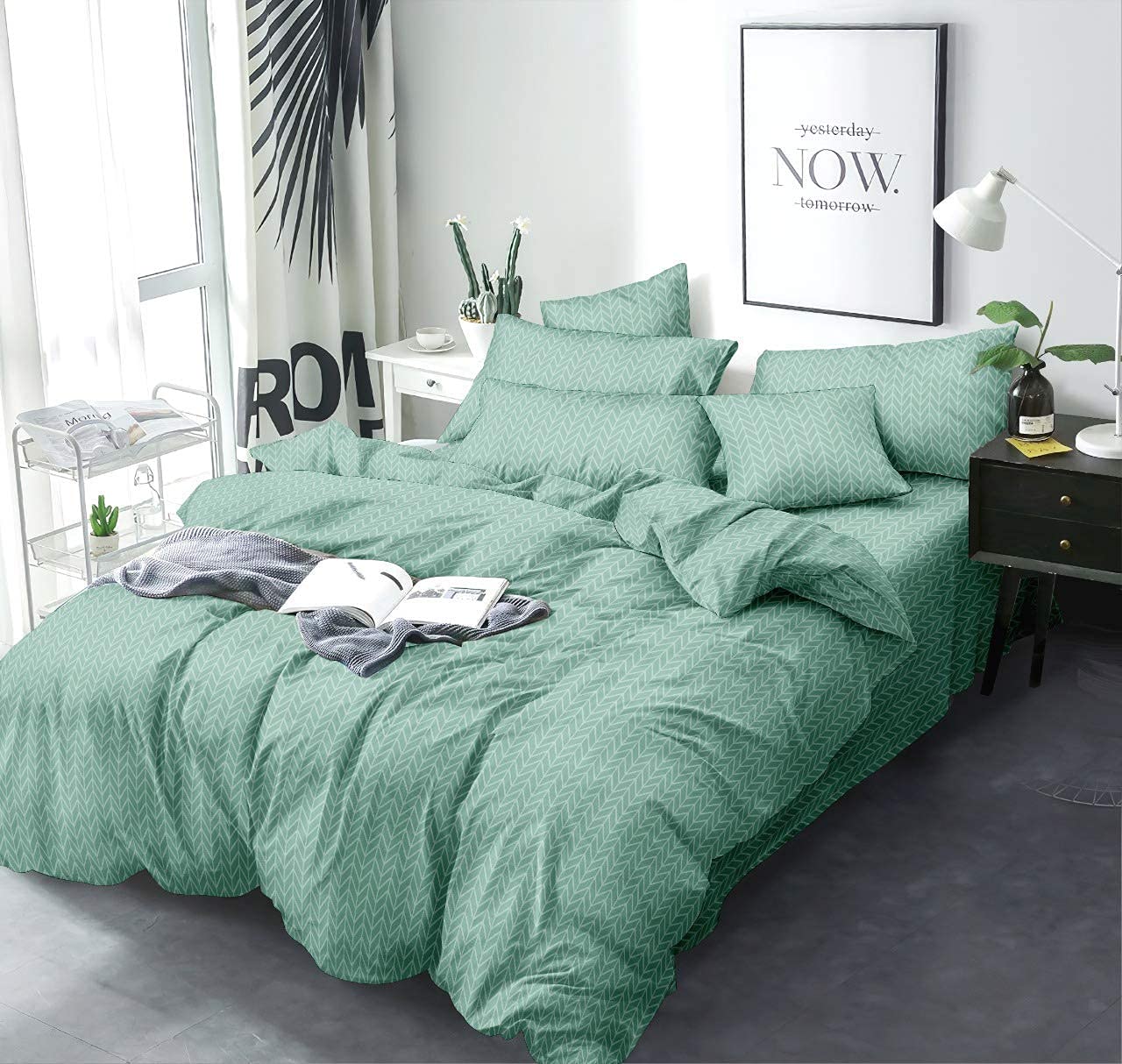THE HOME STYLE 200TC Supersoft Glace Cotton Printed Flat King Size Double Bed Bedsheet with 2 Pillow Cover (90x100 Inch) (Green Chevron)
