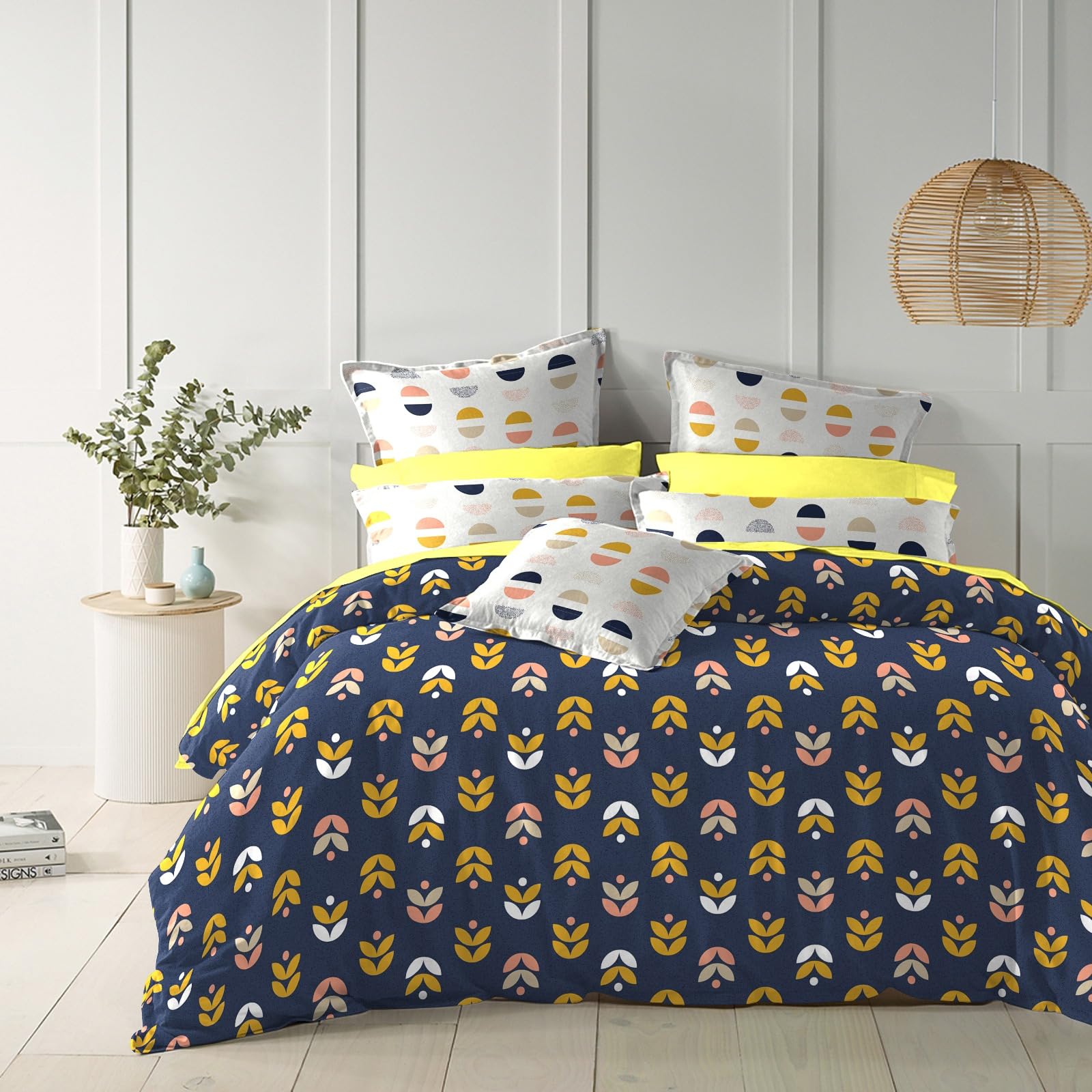 THE HOME STYLE Cotton Feel Glace Cotton Elastic Fitted Printed King Size Double Bed Bedsheet with 2 Pillow Cover