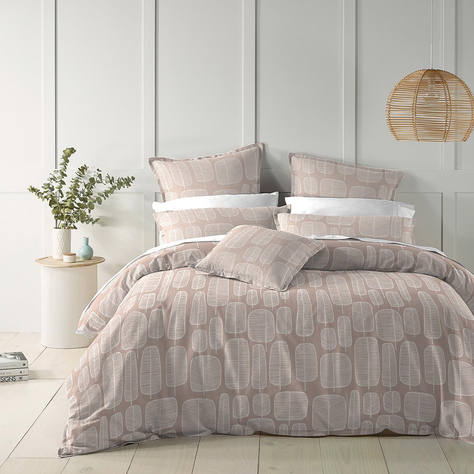 THE HOME STYLE Cotton Feel Glace Cotton Elastic Fitted Printed King Size Double Bed Bedsheet with 2 Pillow Cover
