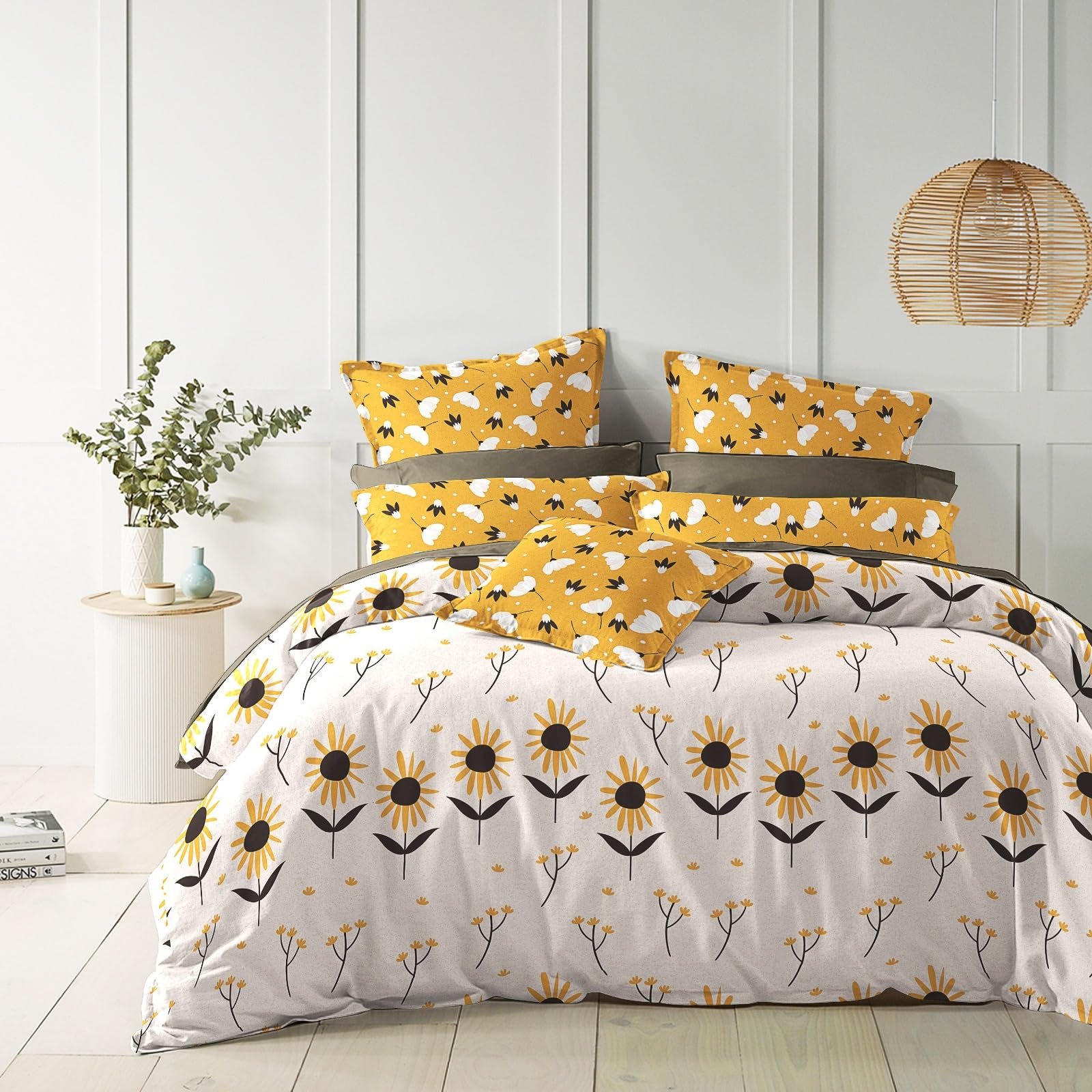 THE HOME STYLE Cotton Feel Glace Cotton Elastic Fitted Printed King Size Double Bed Bedsheet with 2 Pillow Cover